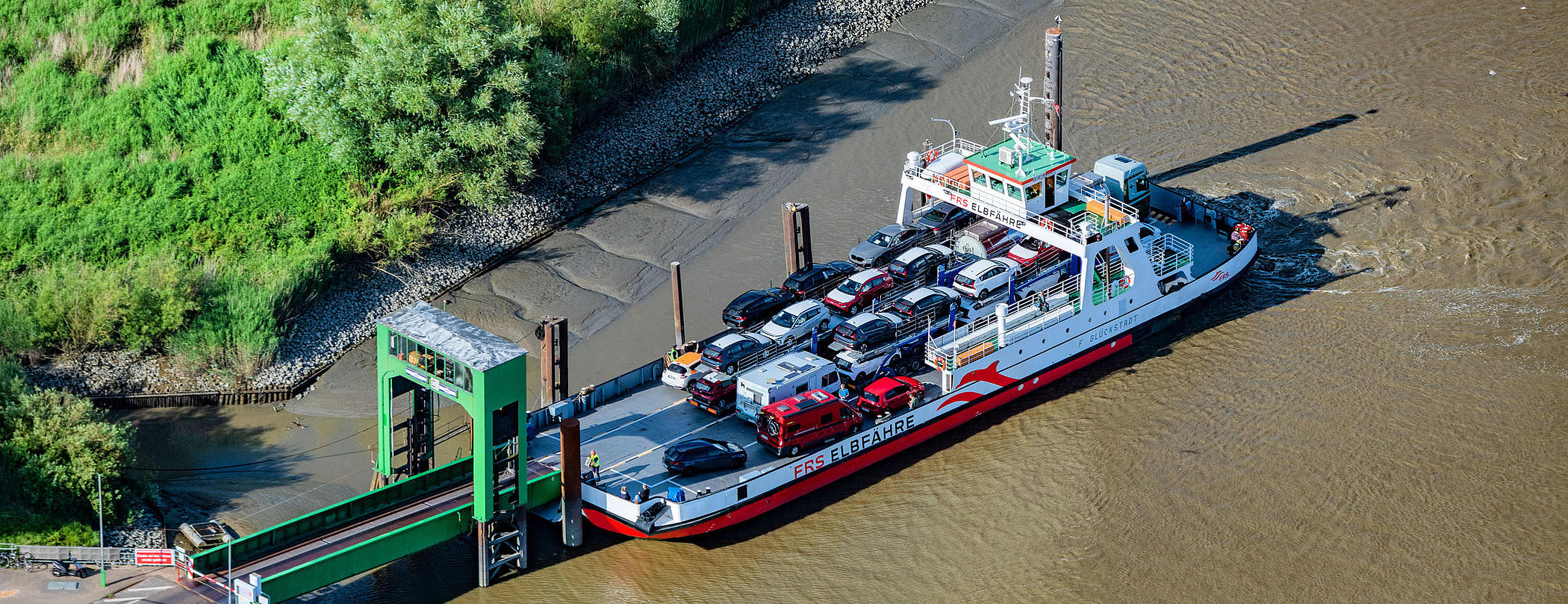 Die "Glückstadt am Anleger Wischhafen.