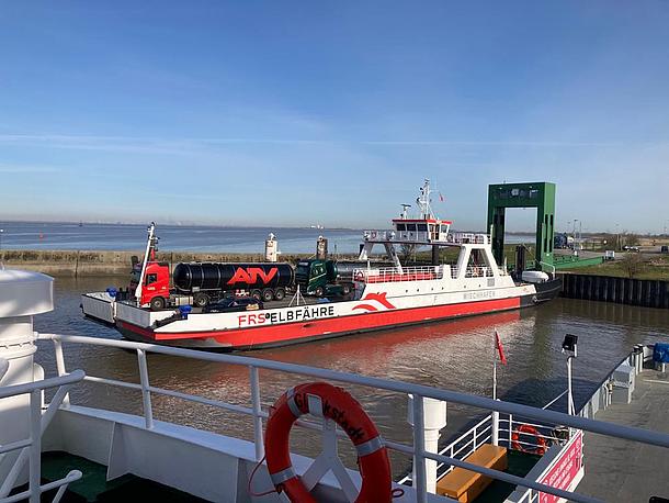 FRS Elbferry's "Wischhafen" loaded with trucks 